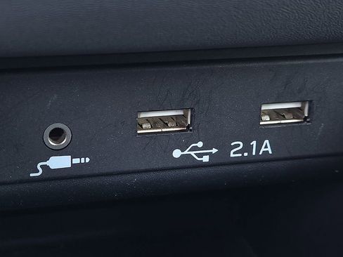 Used 2021 Subaru Outback Limited image 16