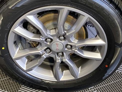 Used 2022 GMC Terrain SLT w/ Infotainment Package II AWD/4WD image 29