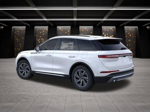 New 2026 Lincoln Corsair Premiere image 4