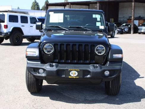 Used 2022 Jeep Wrangler Unlimited Sport AWD/4WD image 2