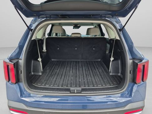 Certified 2025 Kia Sorento S FWD image 29