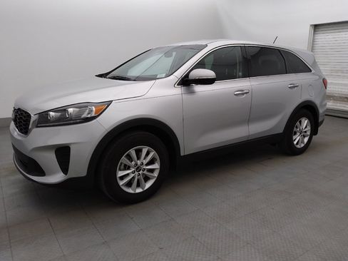 Used 2019 Kia Sorento FWD image 2