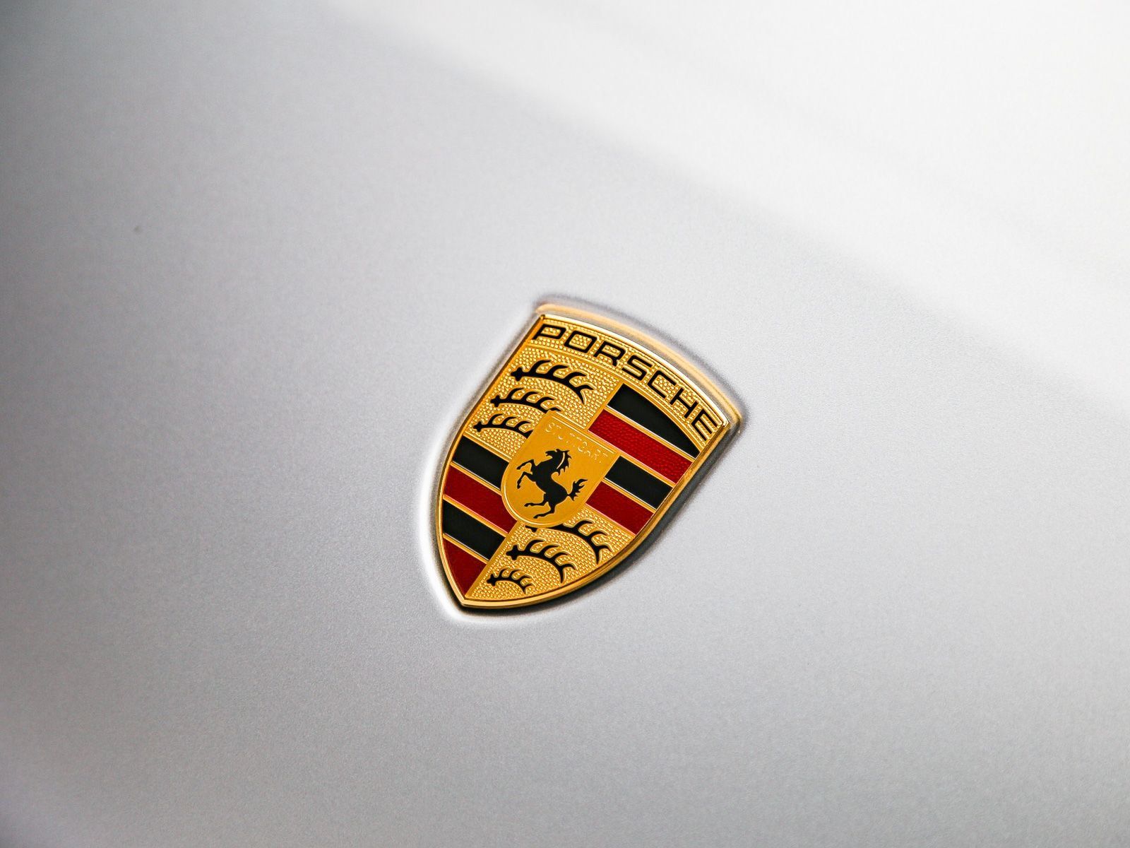Certified 2025 Porsche Macan AWD/4WD image 12