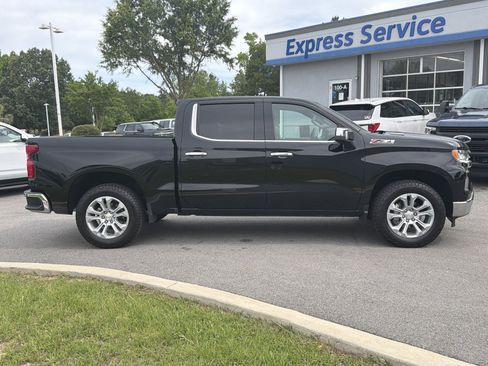 Used 2025 Chevrolet Silverado 1500 LTZ w/ LTZ Premium Package AWD/4WD image 22