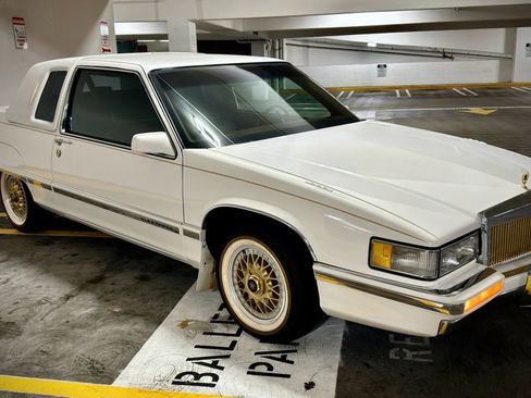 Used 1991 Cadillac Fleetwood Coupe FWD image 6