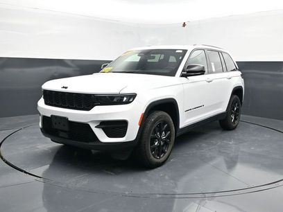 Used 2025 Jeep Grand Cherokee Altitude