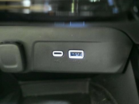 Used 2024 Chevrolet Trax ACTIV w/ Sunroof Package FWD image 32