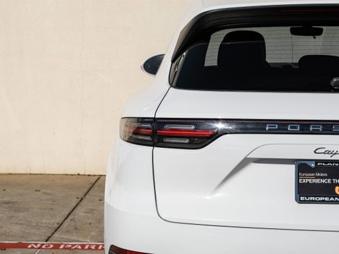 Used 2020 Porsche Cayenne image 49