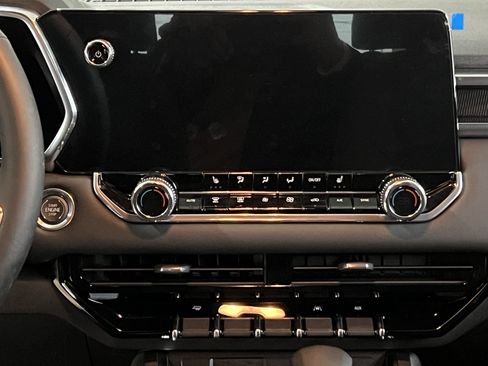 New 2025 GMC Canyon Elevation w/ Convenience Package image 14