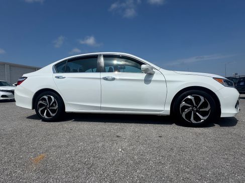 Used 2016 Honda Accord EX-L image 1