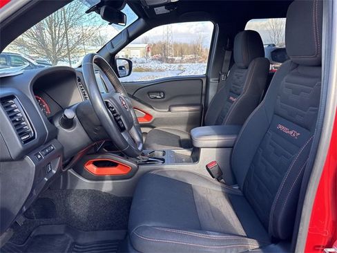 Used 2022 Nissan Frontier PRO-4X image 23
