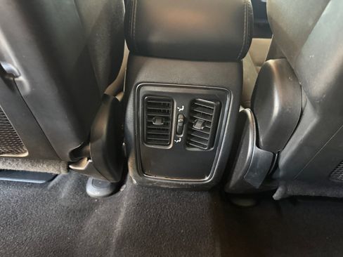 Used 2020 Dodge Durango SXT w/ 3rd Row Seating Group RWD image 16