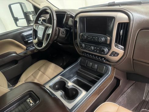 Used 2018 GMC Sierra 3500 Denali w/ Duramax Plus Package AWD/4WD image 33