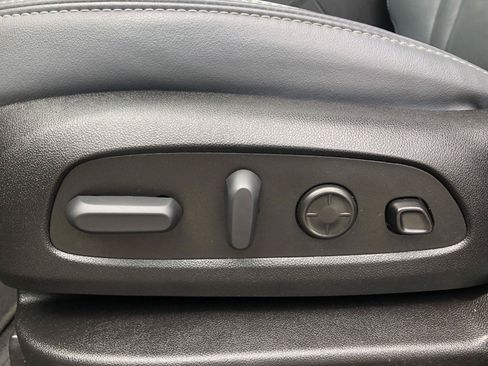 Used 2023 Buick Enclave Premium AWD/4WD image 23