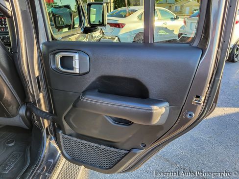 Used 2021 Jeep Gladiator Overland w/ Popular Equipment Package image 32