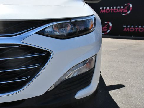 Used 2021 Chevrolet Malibu LT FWD image 11