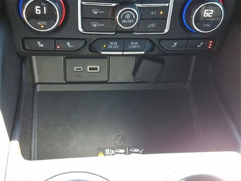 Used 2021 Chevrolet Tahoe LT w/ Luxury Package image 27