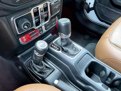 Used 2022 Jeep Gladiator Rubicon w/ LED Lighting Group AWD/4WD image 30