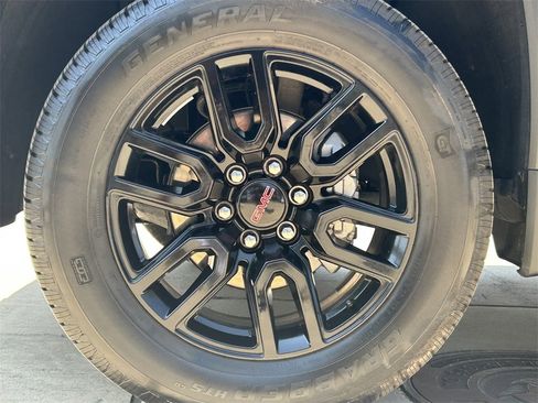 Used 2025 GMC Sierra 1500 Elevation w/ Elevation Premium Package image 9