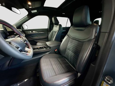 Used 2025 Ford Explorer ST-Line w/ Premium Package image 20