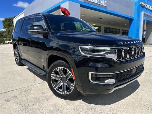 Used 2024 Jeep Wagoneer Series II w/ Flexible Seating Group image 2