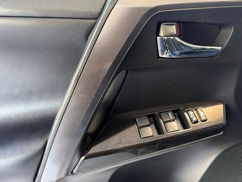 Used 2018 Toyota RAV4 SE w/ Power Extra Value Package FWD image 12