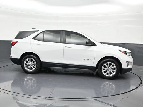 Used 2020 Chevrolet Equinox LS FWD image 7