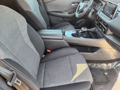 Used 2023 Nissan Rogue SV image 14