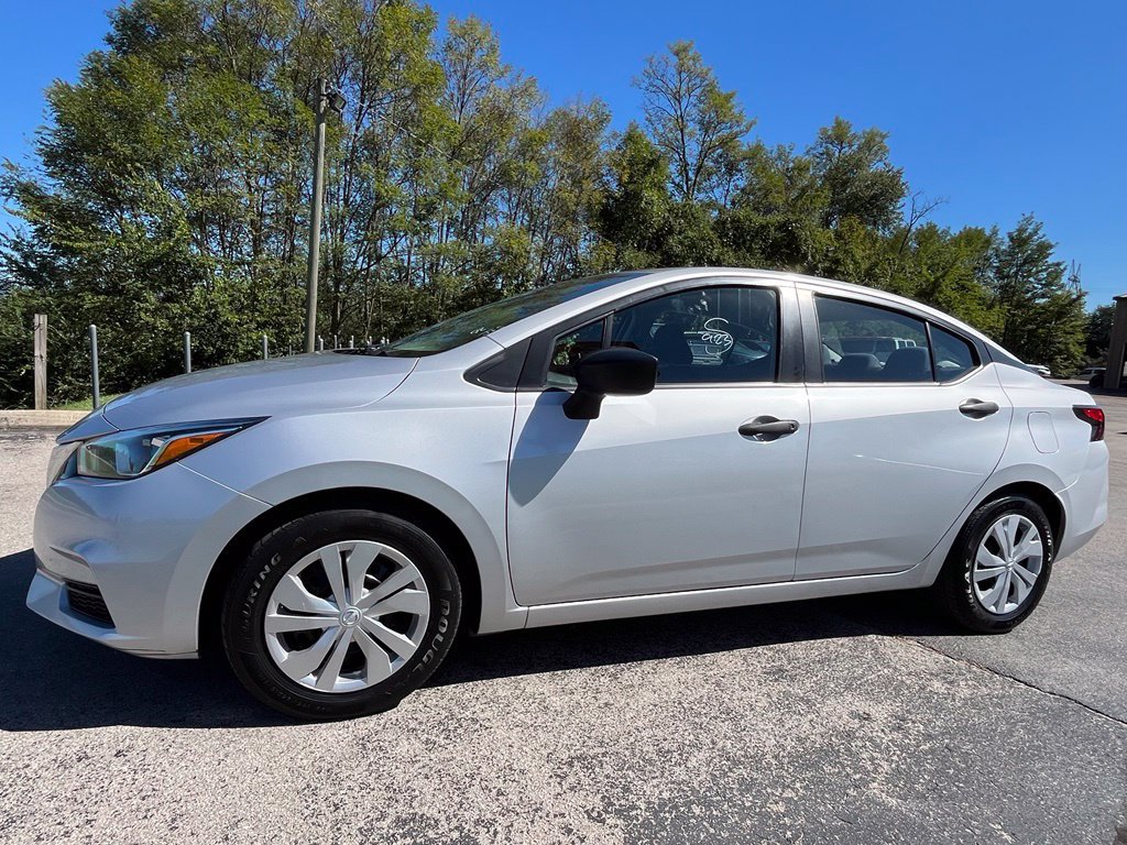 Used 2020 Nissan Versa S FWD image 5