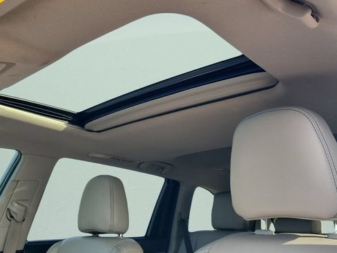 Used 2019 Toyota Highlander XLE FWD image 17