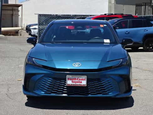Used 2025 Toyota Camry XSE FWD image 3