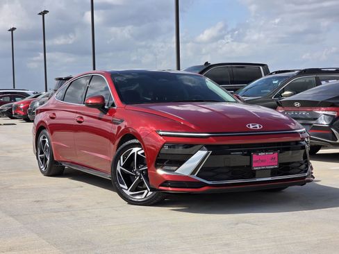 Used 2024 Hyundai Sonata SEL w/ Convenience Package image 3