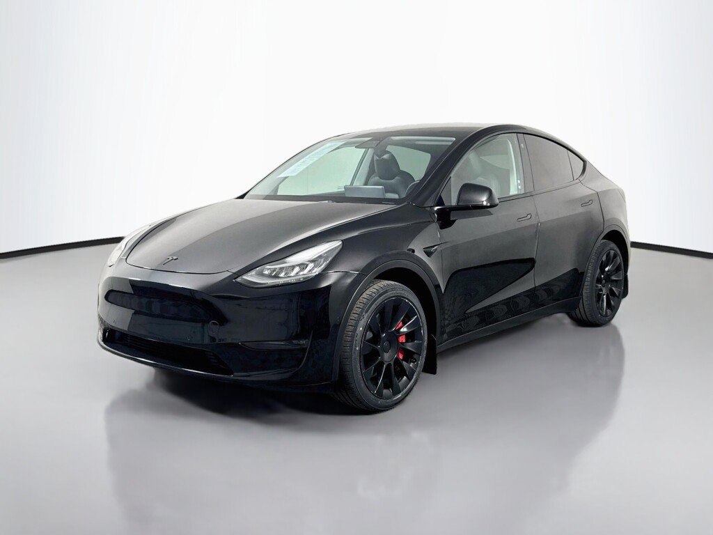 Used 2022 Tesla Model Y Long Range AWD/4WD image 1