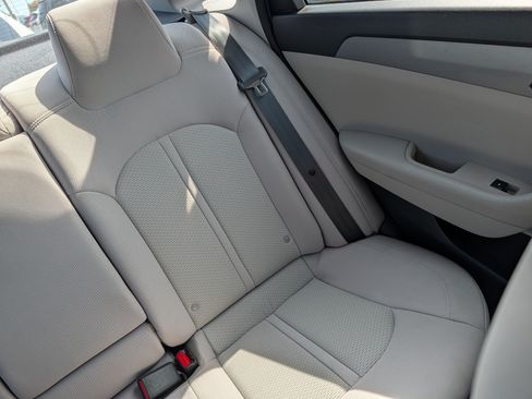 Used 2018 Hyundai Sonata SE FWD image 14
