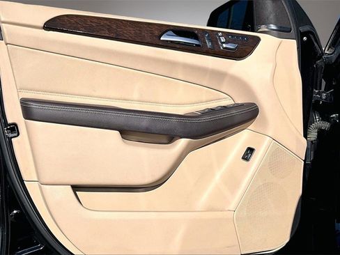 Used 2016 Mercedes-Benz GLE 350 w/ Premium Package image 19