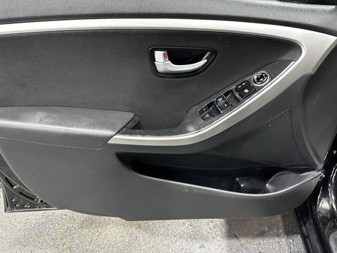 Used 2014 Hyundai Elantra GT FWD image 10