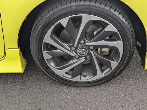 Used 2017 Toyota Corolla iM image 9