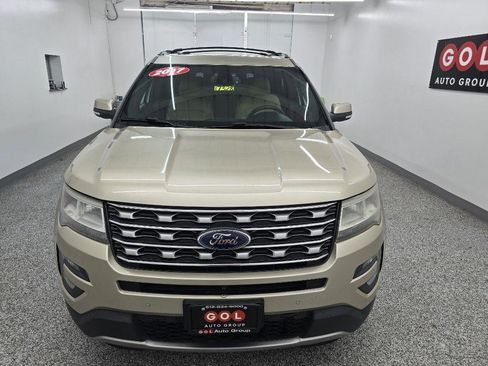 Used 2017 Ford Explorer Limited w/ Equipment Group 301A FWD image 3
