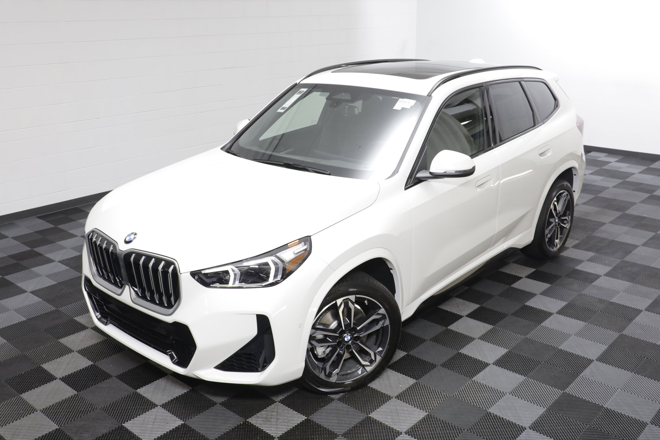 New 2026 BMW X1 xDrive28i w/ M Sport Package AWD/4WD image 2