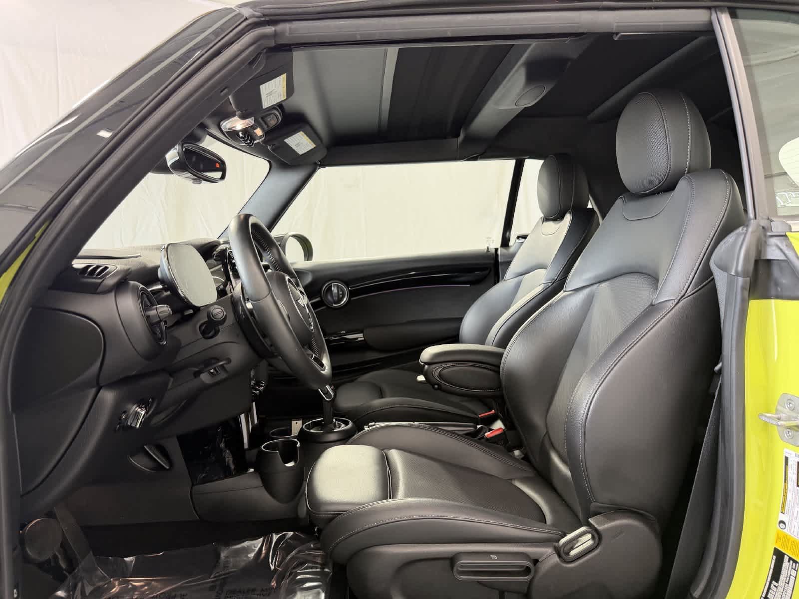 Used 2022 MINI Cooper S FWD image 9