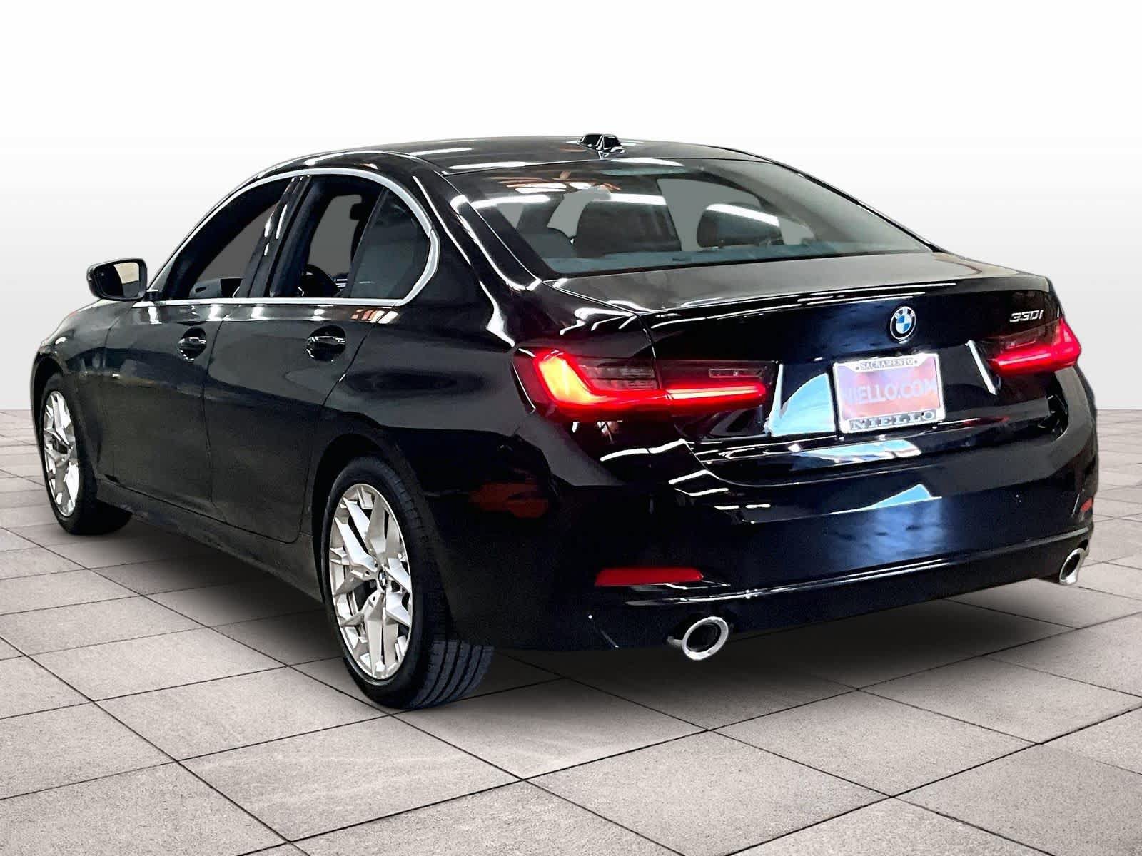 Used 2025 BMW 330i Sedan w/ Convenience Package RWD image 16