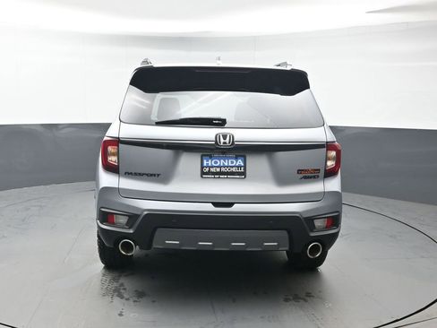 Certified 2024 Honda Passport TrailSport image 5