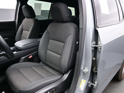 Used 2024 Chevrolet Traverse LT AWD/4WD image 15