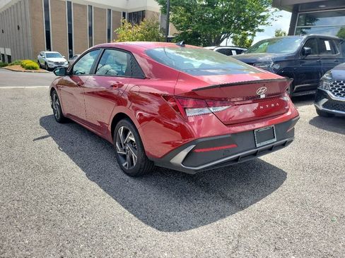 Used 2025 Hyundai Elantra SEL FWD image 4