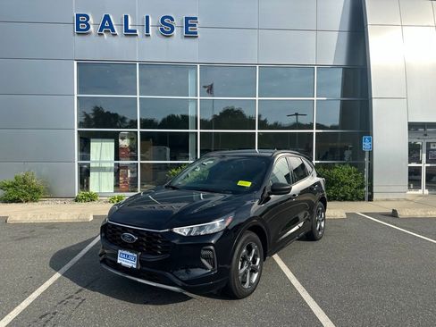 Used 2023 Ford Escape ST-Line w/ Tech Pack #1 AWD/4WD image 1