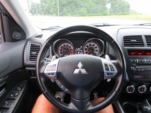 Used 2013 Mitsubishi Outlander Sport LE FWD image 12