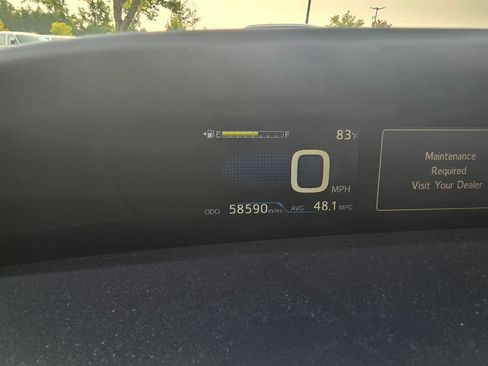 Used 2017 Toyota Prius Four Touring FWD image 33