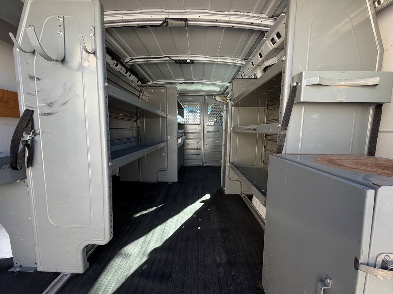 Used 2015 Chevrolet Express 2500 RWD image 45