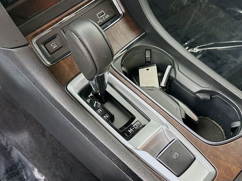 Used 2024 Subaru Ascent Touring AWD/4WD image 21