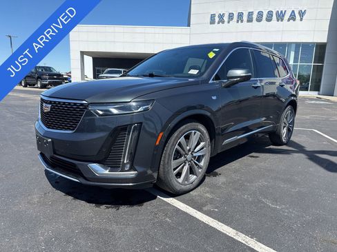 Used 2021 Cadillac XT6 Premium Luxury FWD image 1